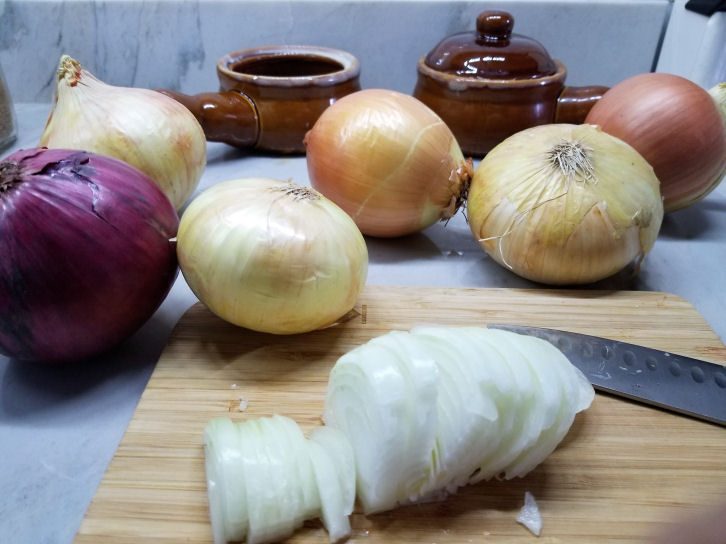 how to cut onions for french onion soup