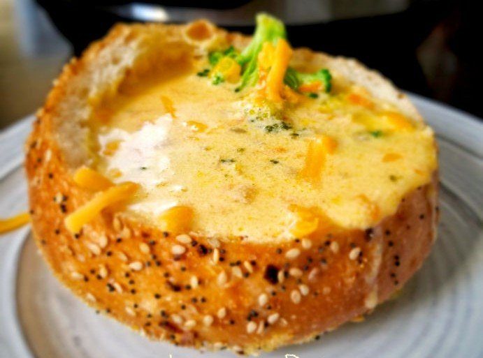 Instant pot 5 minute broccoli cheddar soup