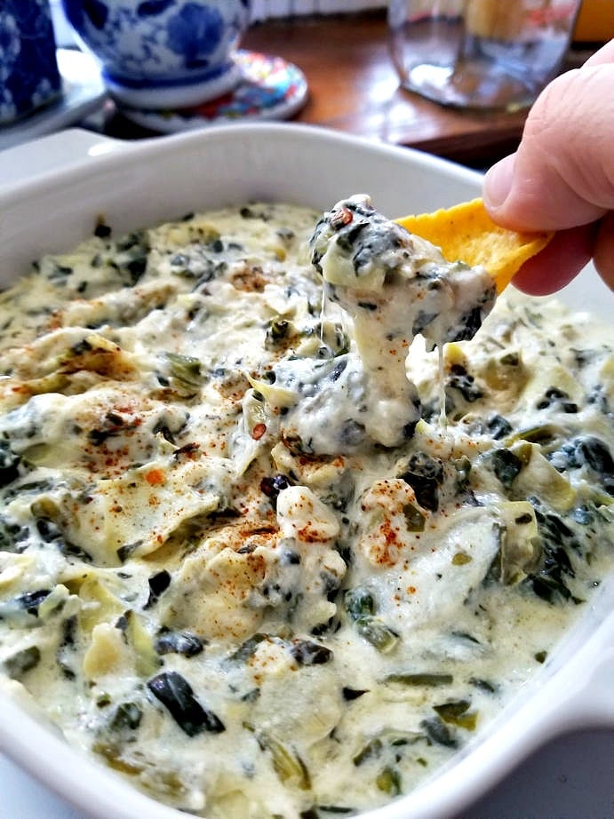 Low-Carb, Keto Friendly Spinach Artichoke dip