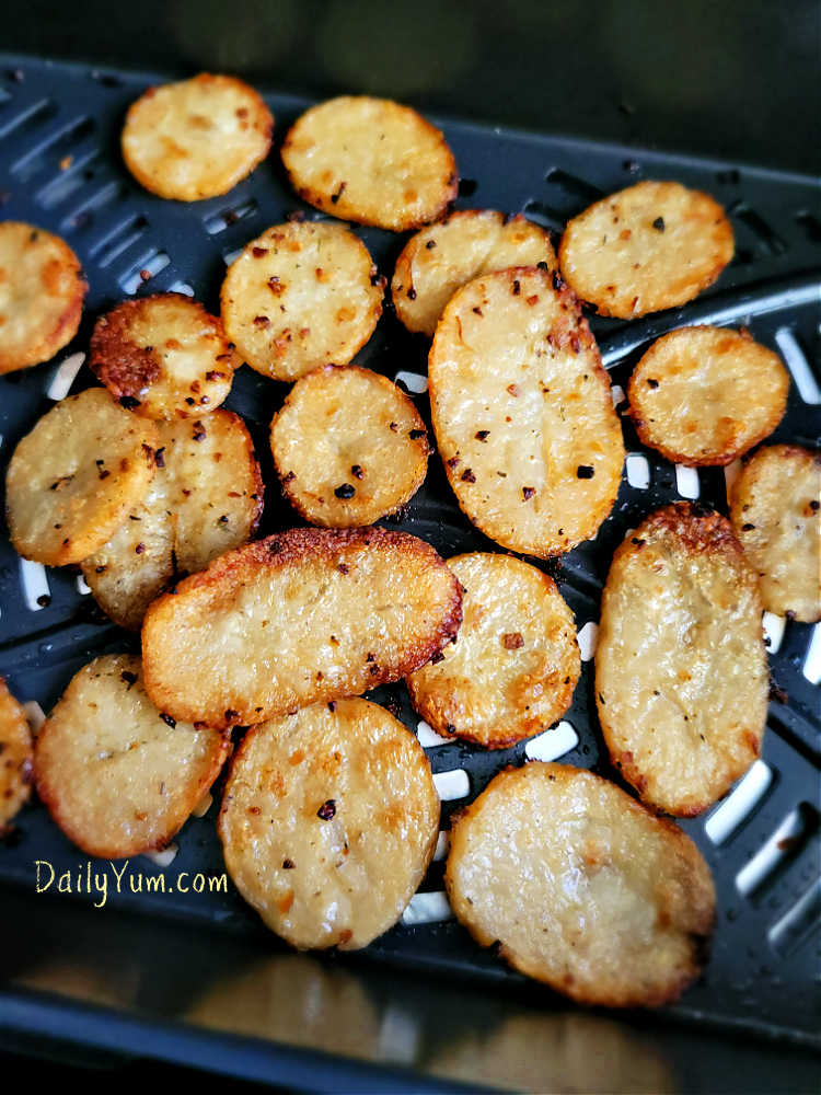 crispy potato chips from a can, made in the air fryer