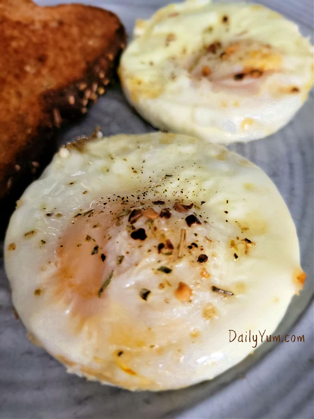 round friend eggs