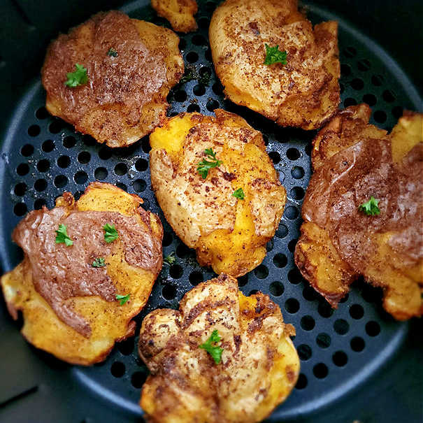 Easy 12-Minute Air Fryer Smashed Potatoes